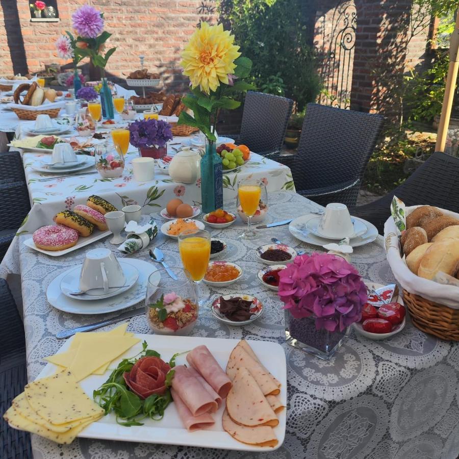 Neerpelt La Rose Bed & Breakfast エクステリア 写真